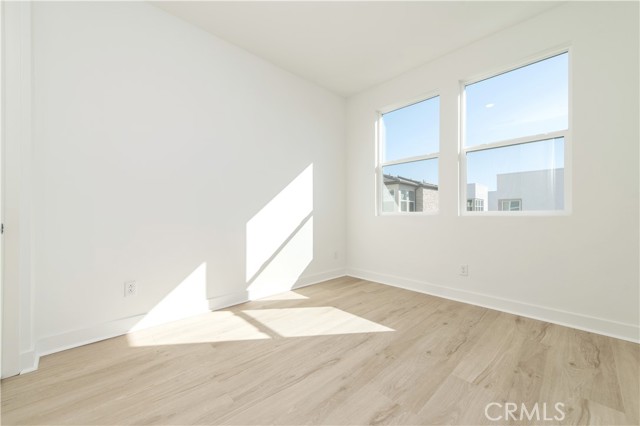 MLS #OC25267228 image #20