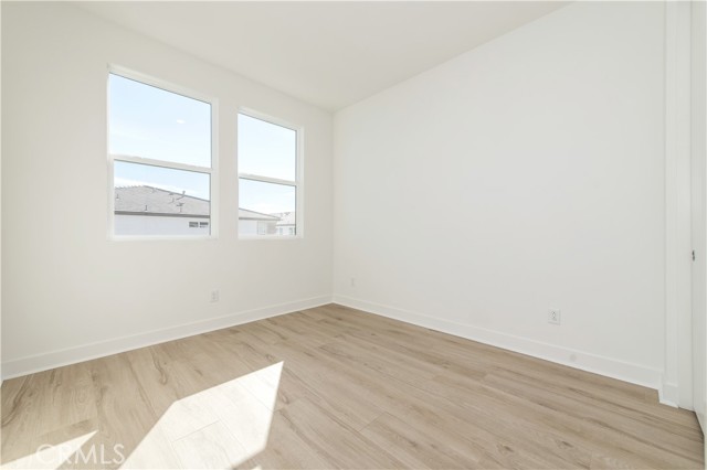 MLS #OC25267228 image #21