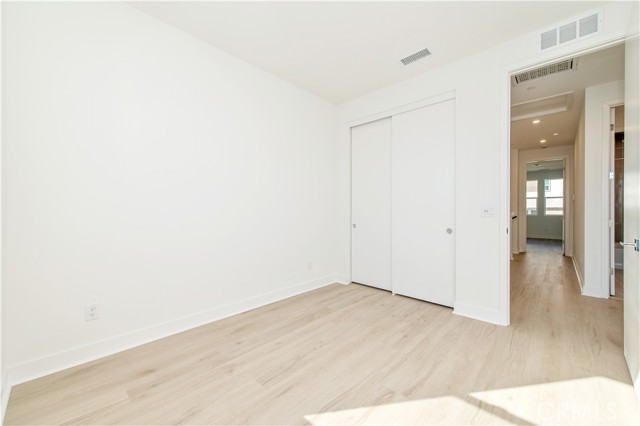 MLS #OC25267228 image #22