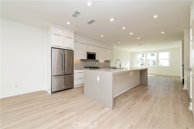 MLS #OC25267228 image #8