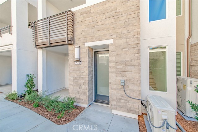 MLS #OC25267233 image #1