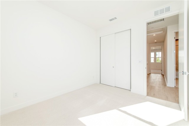 MLS #OC25267233 image #21