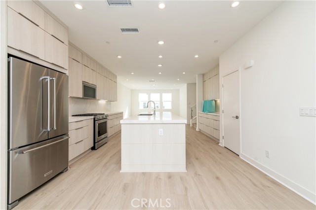 MLS #OC25267233 image #5