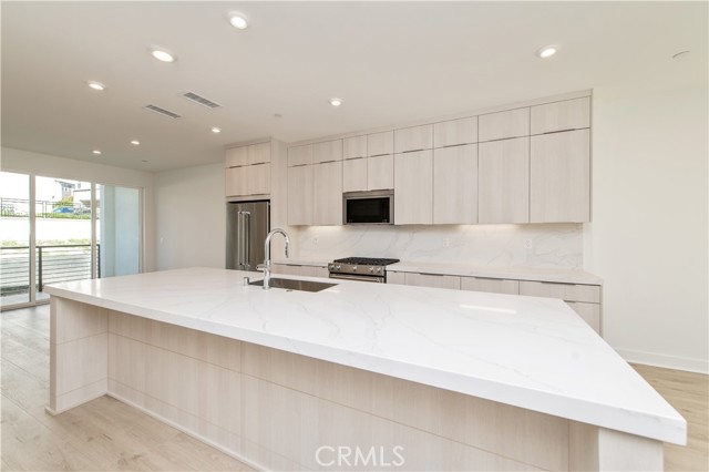 MLS #OC25267233 image #8