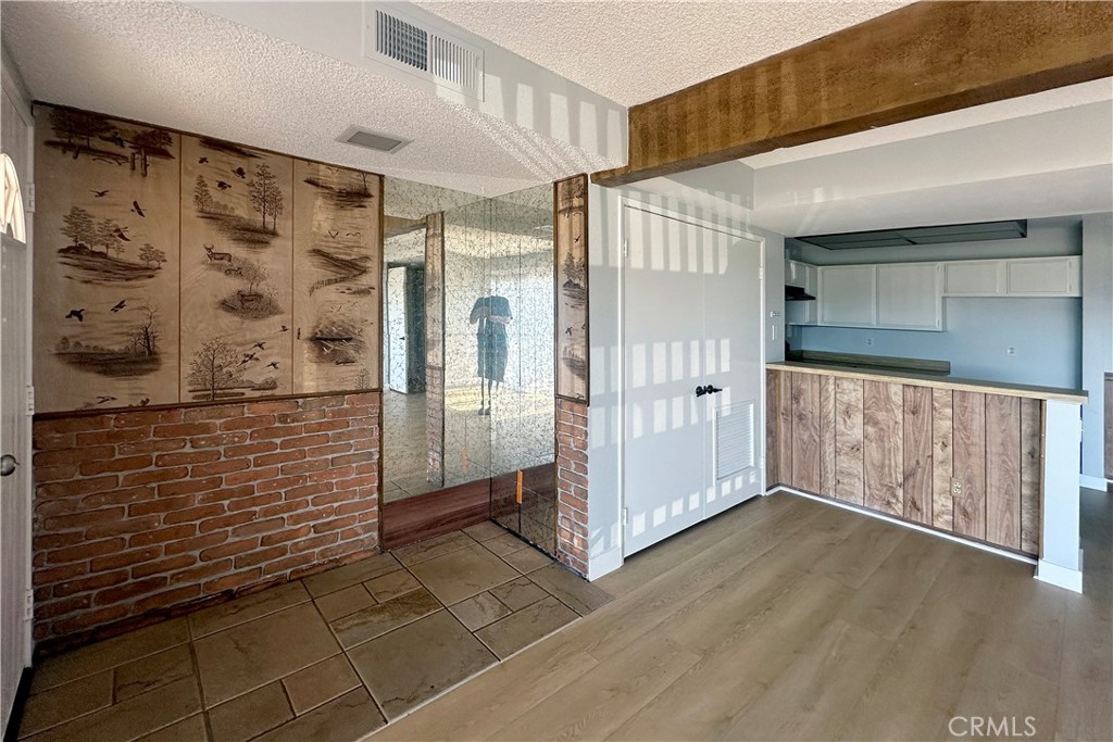 MLS #OC25267244 image #1