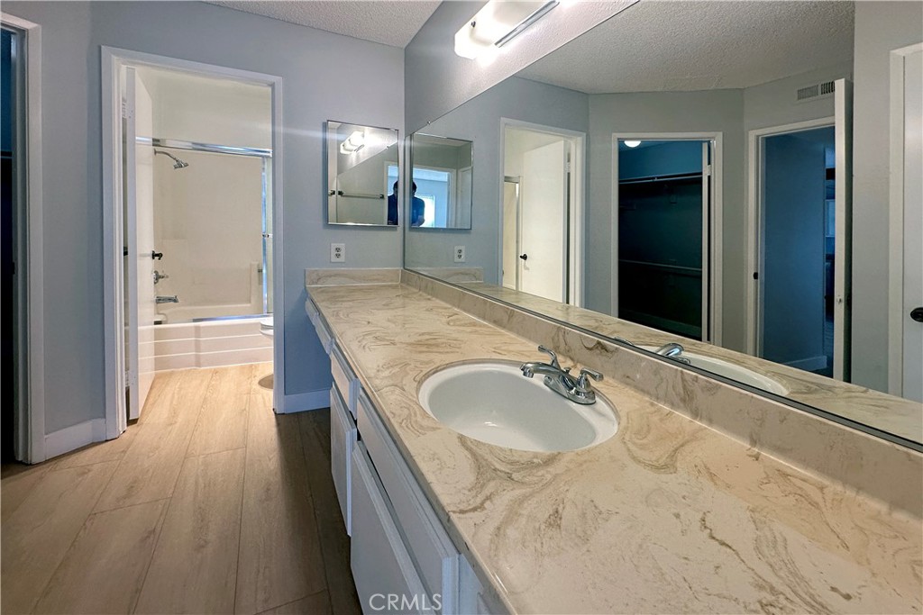 MLS #OC25267244 image #10