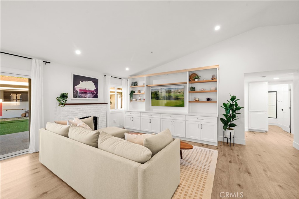 MLS #OC25267245 image #3