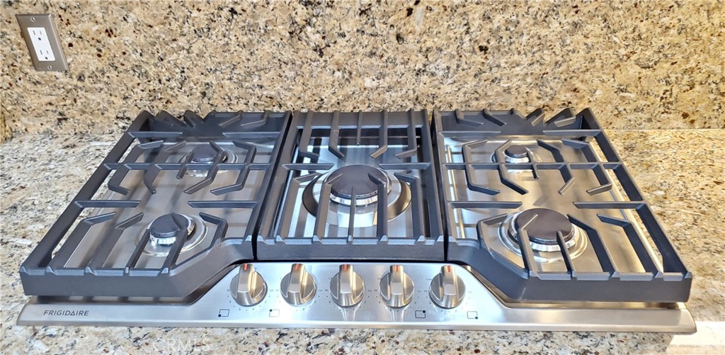 MLS #OC25267278 image #10