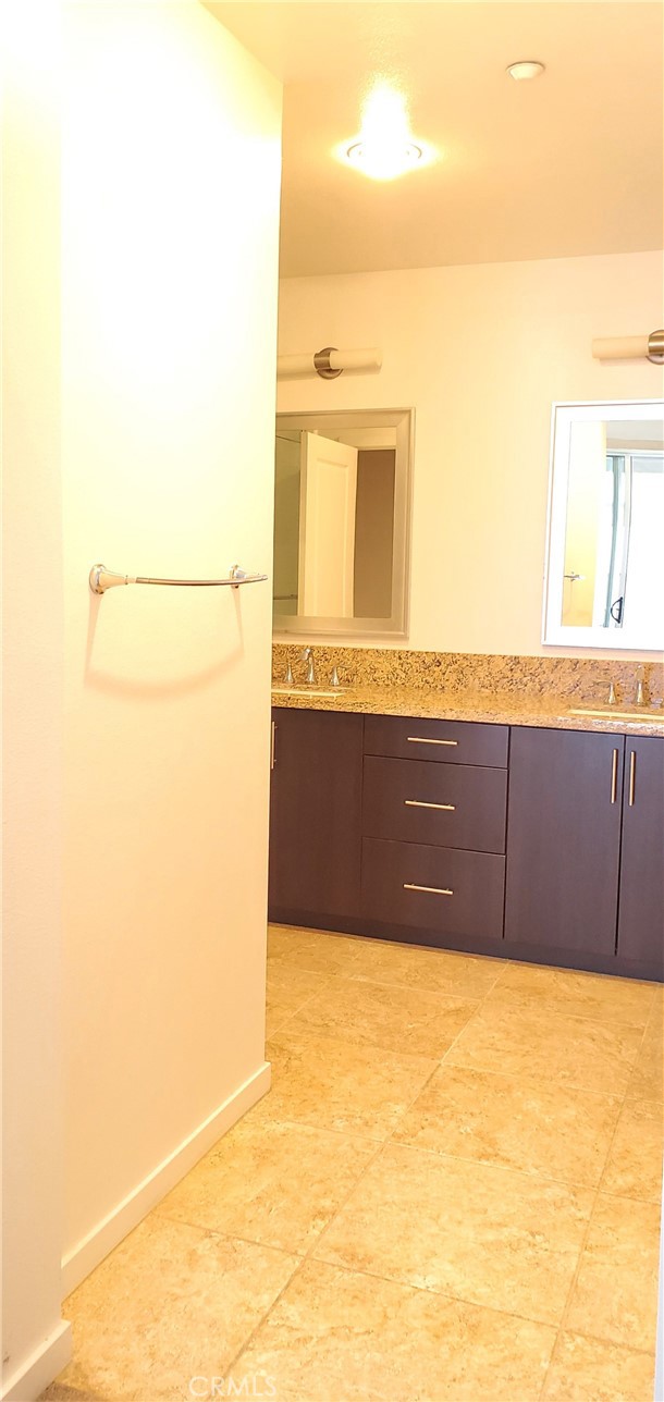 MLS #OC25267278 image #24