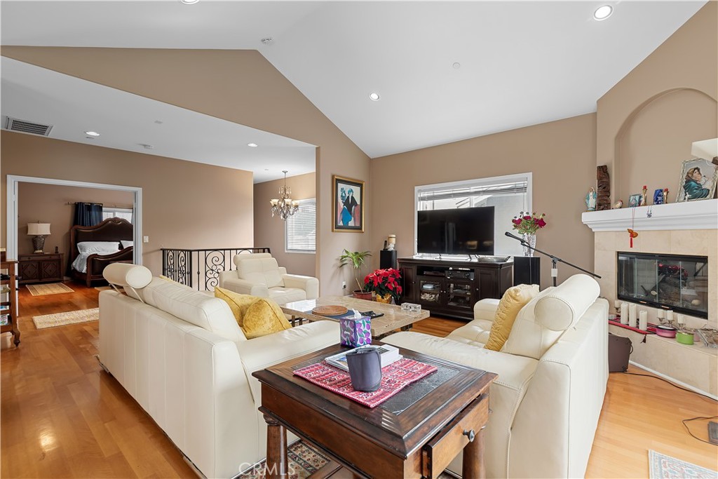 MLS #OC25267299 image #7