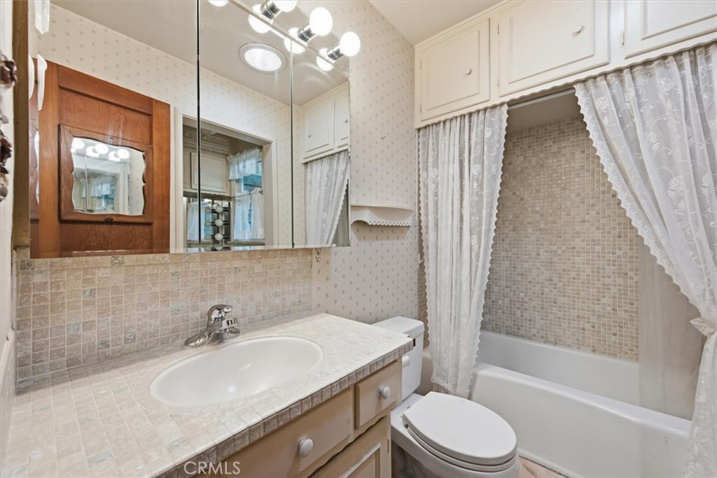 MLS #OC25267306 image #23