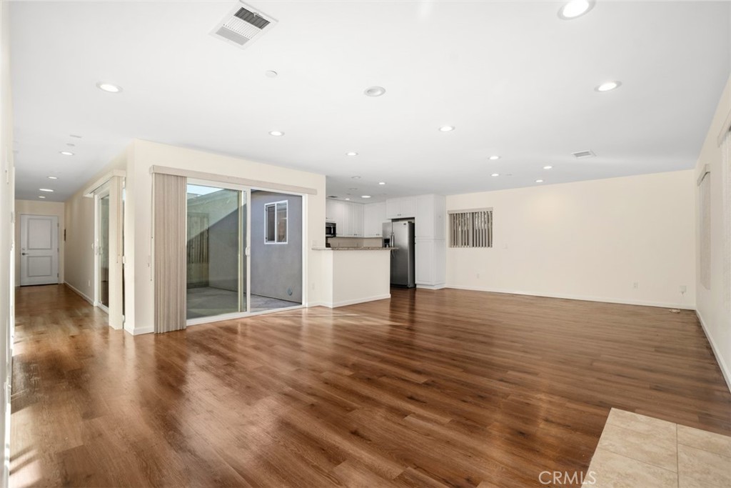 MLS #OC25267323 image #4