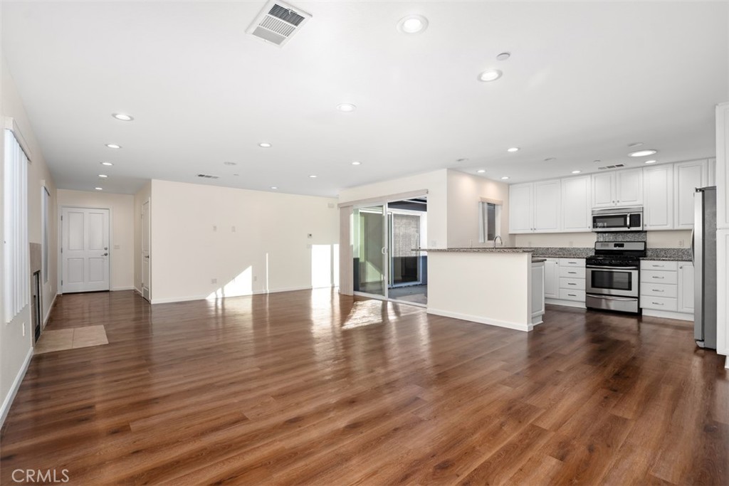 MLS #OC25267323 image #9