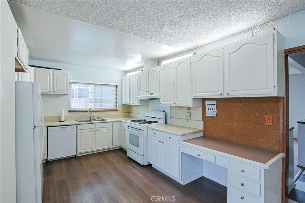 MLS #OC25267394 image #17