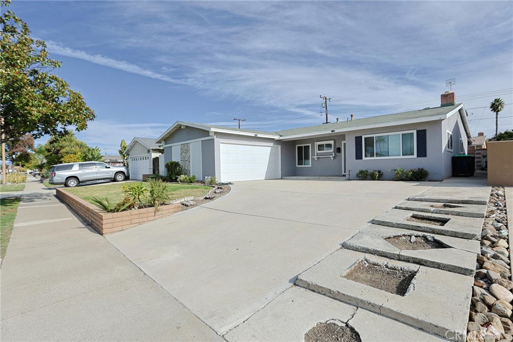 MLS #OC25267394 image #2