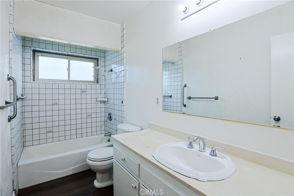 MLS #OC25267394 image #24