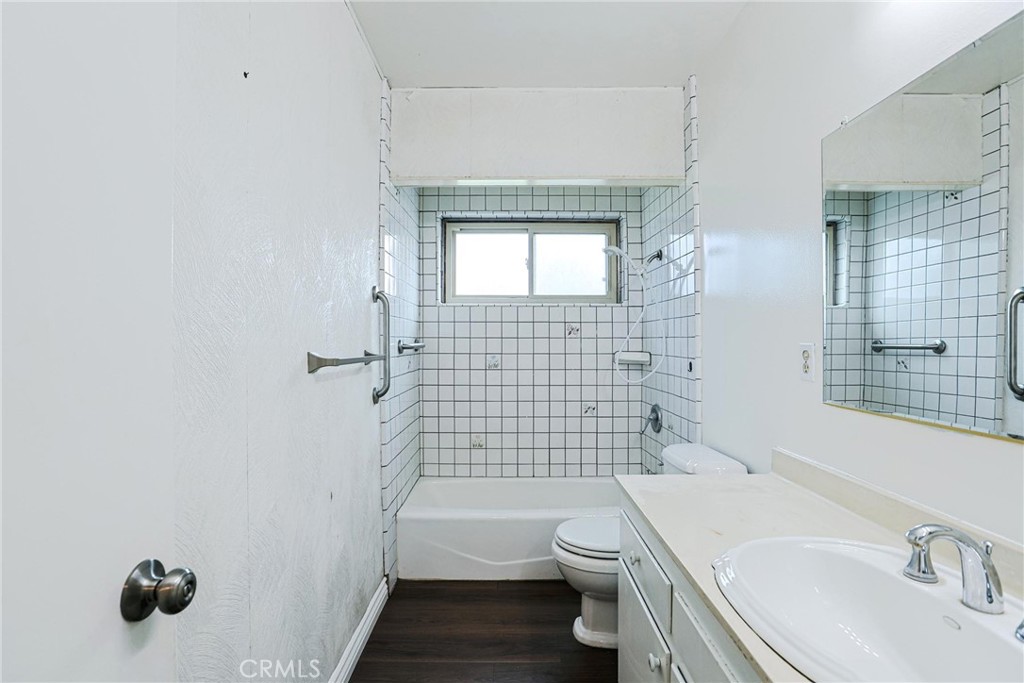 MLS #OC25267394 image #25