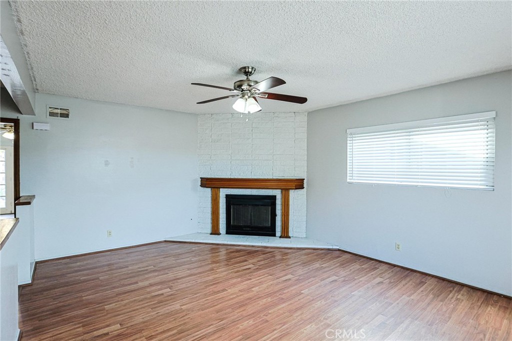 MLS #OC25267394 image #8