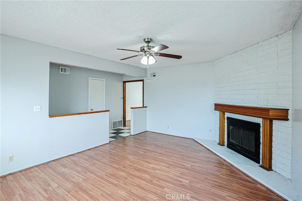 MLS #OC25267394 image #9