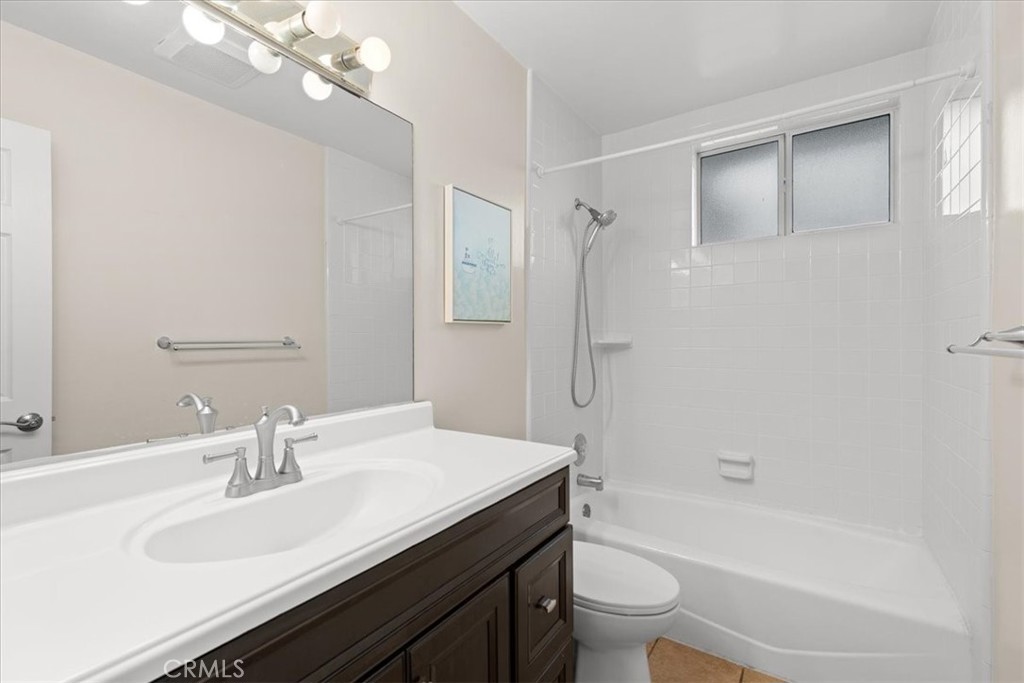 MLS #OC25267395 image #18