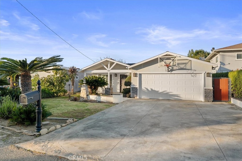 MLS #OC25267395 image #2