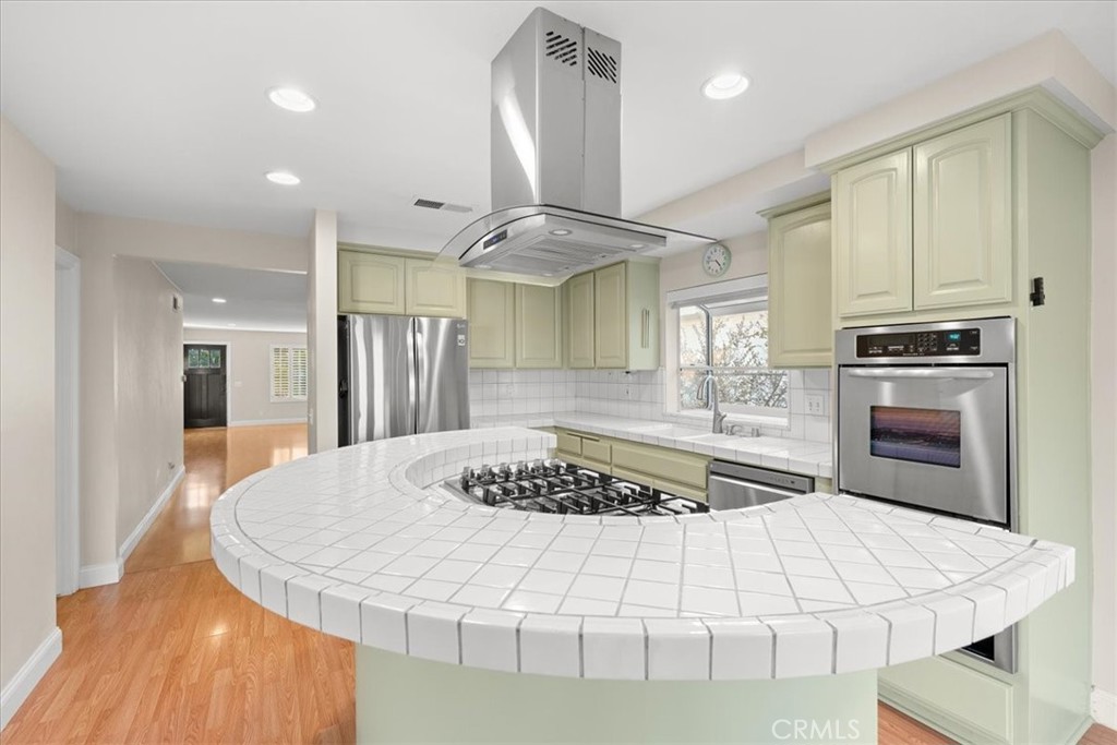 MLS #OC25267395 image #6