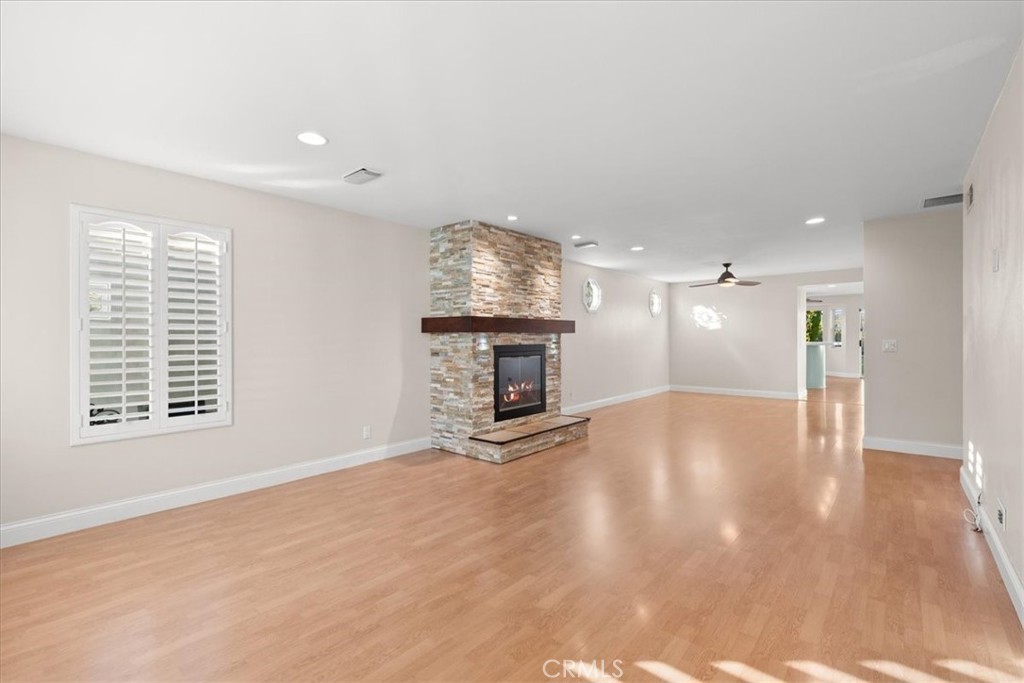 MLS #OC25267395 image #8