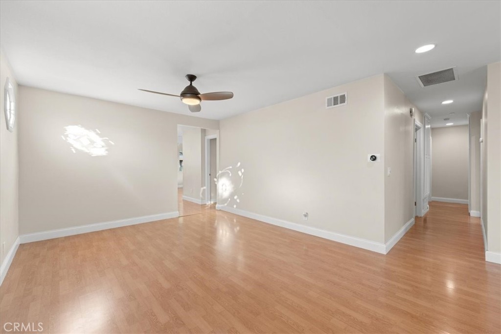 MLS #OC25267395 image #9