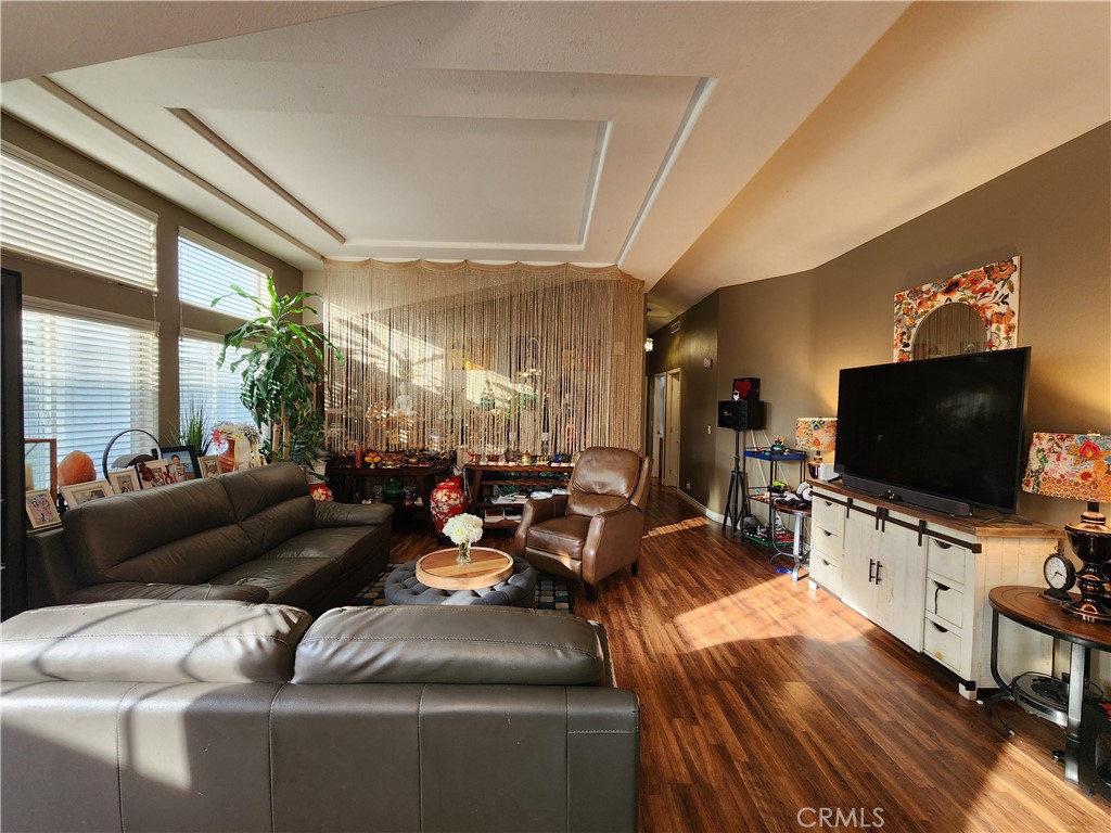 MLS #OC25267403 image #3