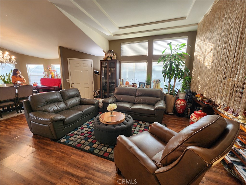 MLS #OC25267403 image #5