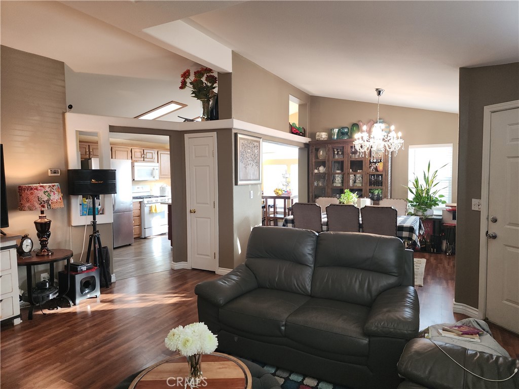 MLS #OC25267403 image #7