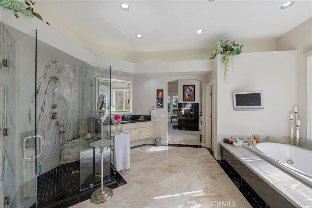 MLS #OC25267417 image #6