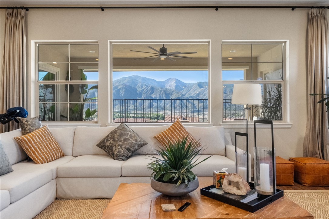 MLS #OC25267457 image #10