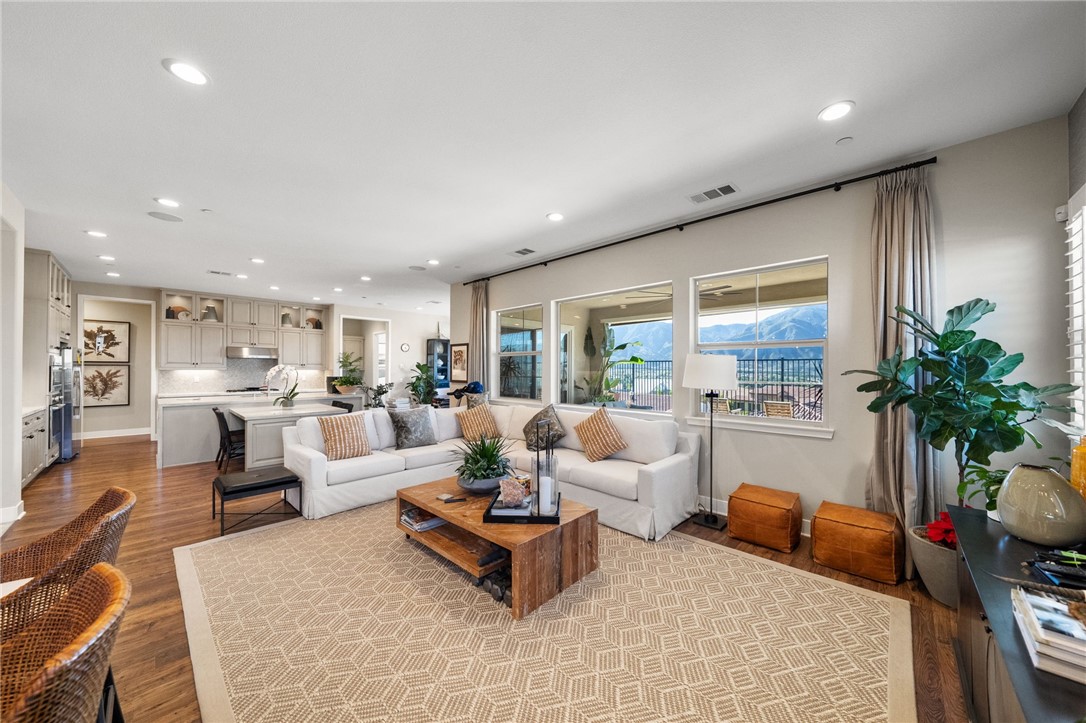 MLS #OC25267457 image #11