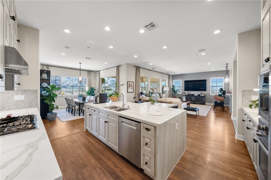 MLS #OC25267457 image #23