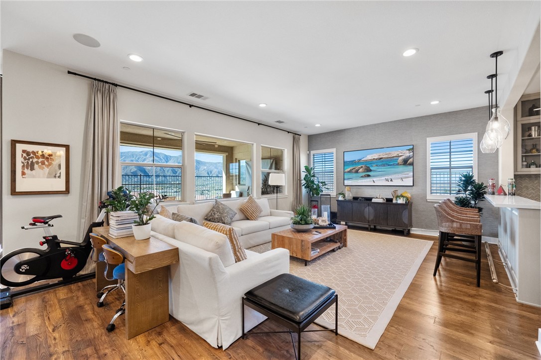 MLS #OC25267457 image #9