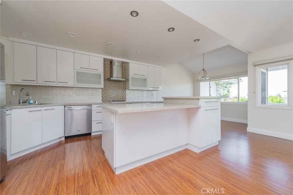 MLS #OC25267474 image #14