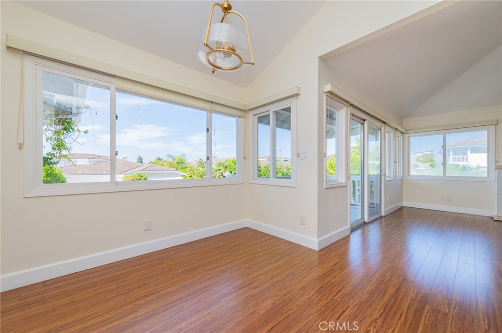 MLS #OC25267474 image #17