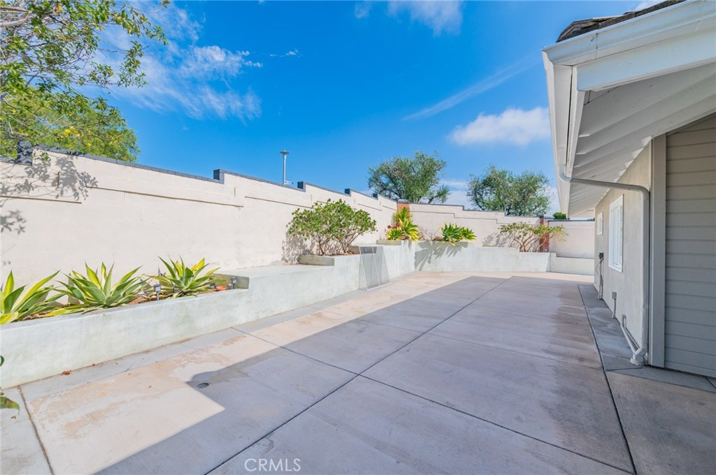 MLS #OC25267474 image #2