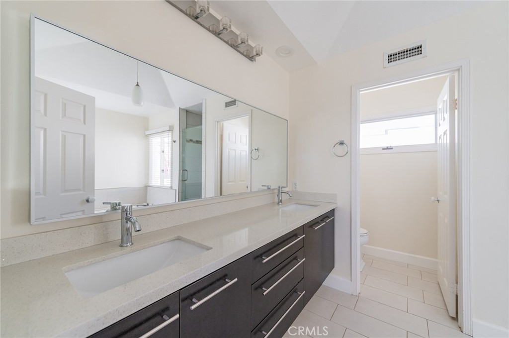 MLS #OC25267474 image #23