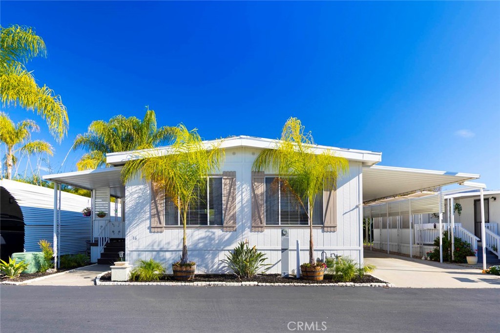 MLS #OC25267489 image #1