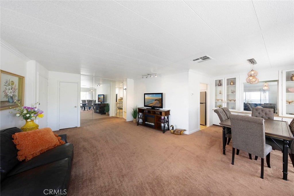 MLS #OC25267489 image #11