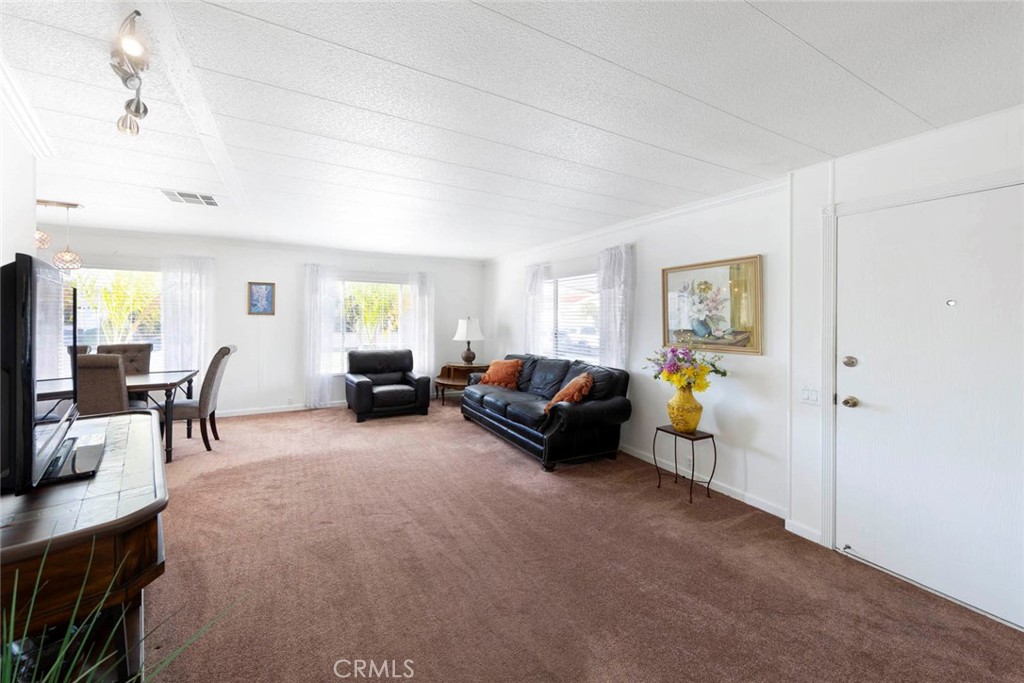 MLS #OC25267489 image #14