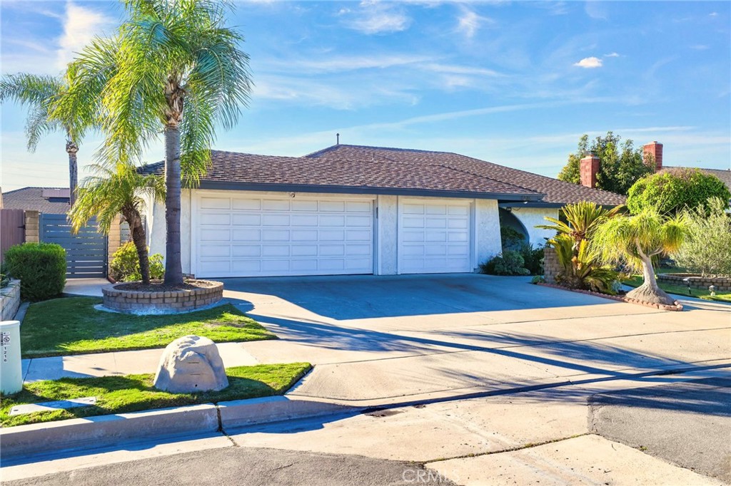 MLS #OC25267490 image #1