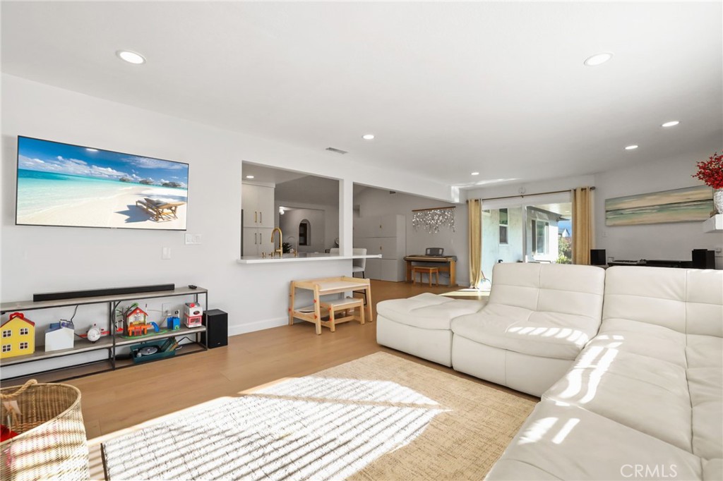 MLS #OC25267490 image #17