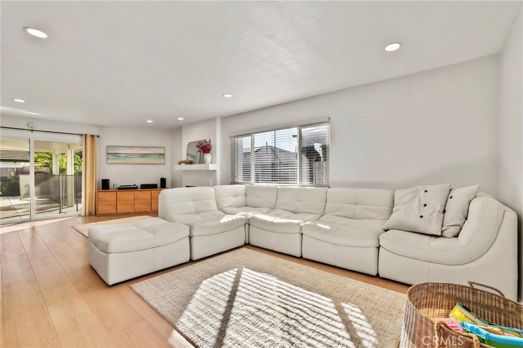 MLS #OC25267490 image #18