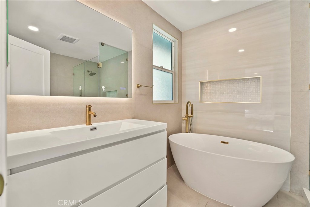 MLS #OC25267490 image #24