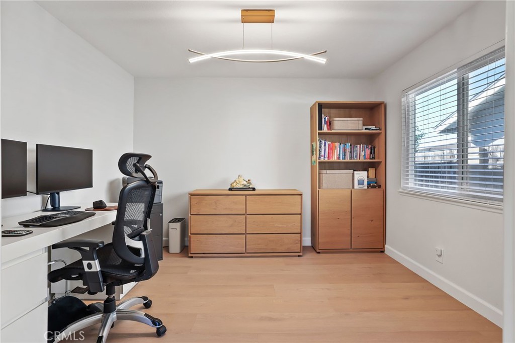 MLS #OC25267490 image #9