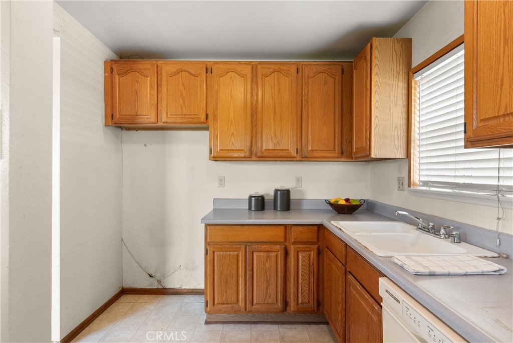 MLS #OC25267493 image #12