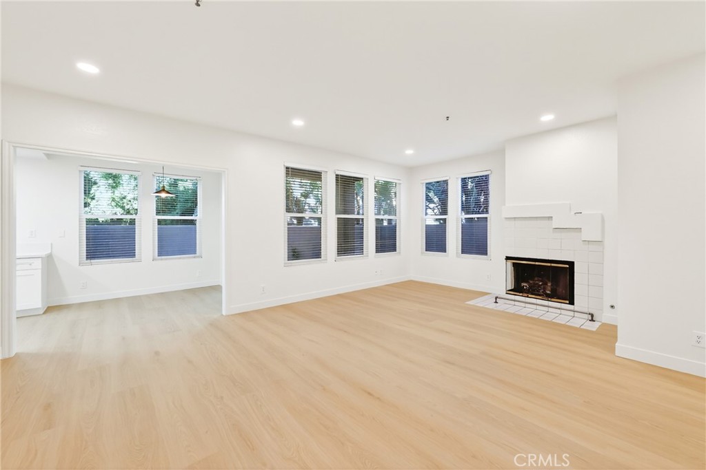 MLS #OC25267496 image #1